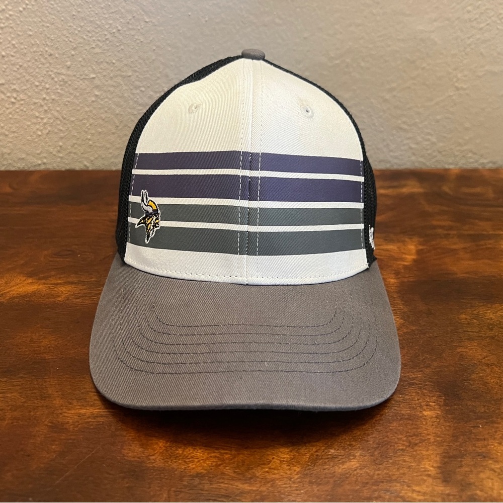Youth Minnesota Vikings '47 White/Charcoal Cove Trucker Adjustable Hat